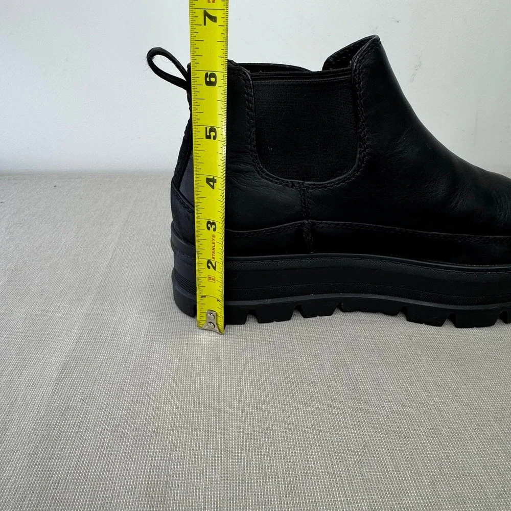 Ugg Merina Platform leather boots Size 9.5 womens‎